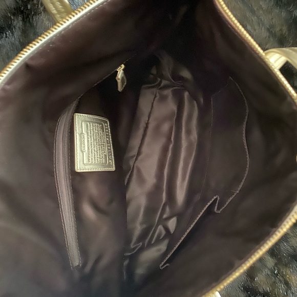 💯 Authentic Coach purse - Picture 2 of 3